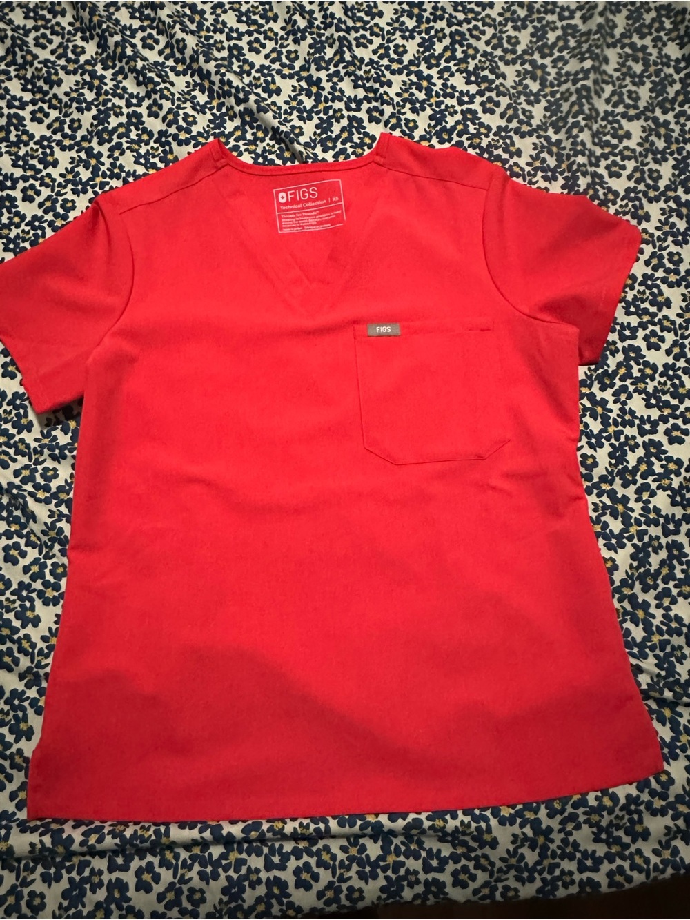Figs hibiscus Catarina one pocket scrub top xs